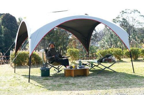 大自然に自分だけのリビングをつくるためのタープ イメージ2