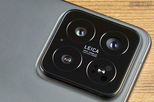 ライカと共同開発の50MPトリプルカメラ ハイエンドスマホおすすめ イメージ