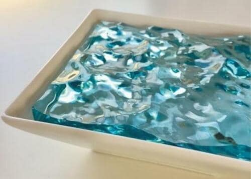 ［2］真っ青な深海のような「海に浮かぶアクセサリートレイ」 イメージ