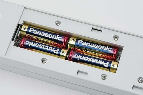 無印のコンパクトデスクライトはシンプルなデザインが魅力的
