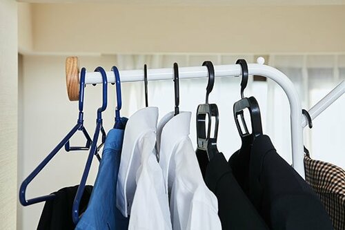洋服を上から掛けるだけ場所も取らず超便利です イメージ10