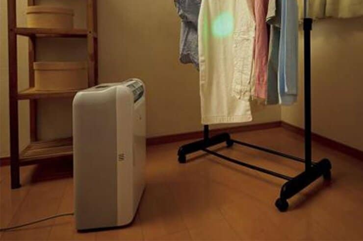 湿った部分を狙い撃ち！ 効率よく乾かせる、おすすめ衣類乾燥機は三菱電機「MJ-M120SX」｜家電批評・オブ・ザ・イヤー2021