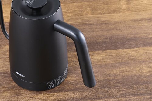 3.ハンドルの太さと重量バランス コーヒー向けケトルおすすめ イメージ