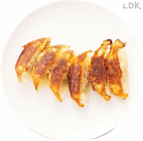国産野菜の冷凍餃子もパリッとおいしい 無印の冷凍コロッケおすすめ イメージ
