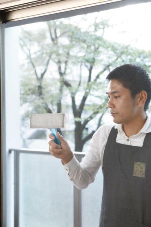 C評価: コンパクトな網戸専用ワイパーは使ってみるとその小ささが問題に… イメージ