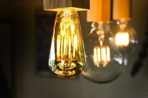 オシャレなインテリアにもなる【クリアLED電球おすすめ3選】 イメージ