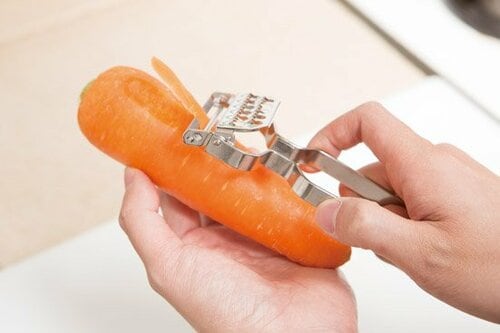 骨が折れるささがきゴボウも簡単にできるピーラー イメージ3