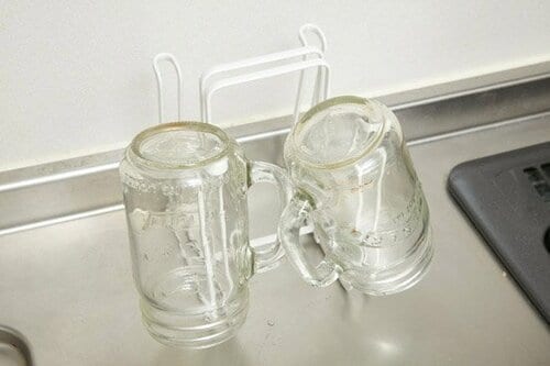 C評価: 間隔が狭くてコップ同士がぶつかる イメージ