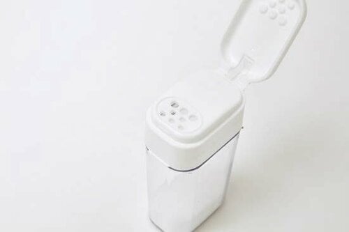 C評価: 中に入れた調味料が出すぎる SKスパイス ボトル8穴 イメージ2