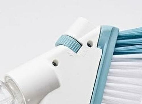 安定した握りで洗いやすい「スプレーハンディブラシ」 イメージ2