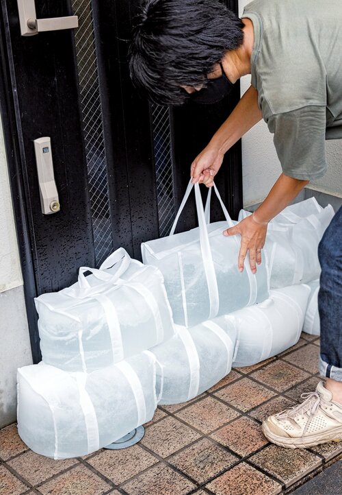 持ち運びやすい水のうが大活躍！ イメージ