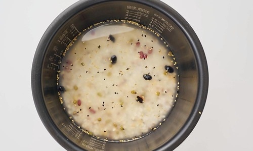 テク2:食感を合わせるならコシヒカリやあきたこまちと炊く 雑穀米おすすめ イメージ