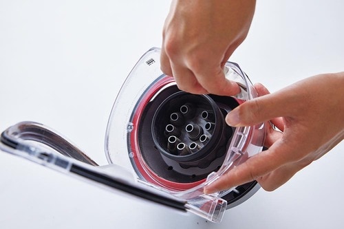 ゴミの捨てやすさ【評価:優秀】 ロボット掃除機 「Dyson 360 Vis Nav 」おすすめ イメージ2