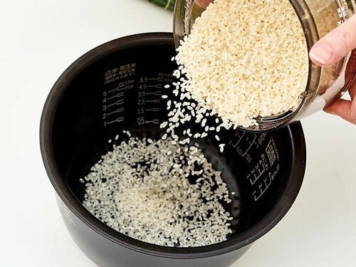 【使いやすさ】ダイヤルがタイマーで時間はまちまち すべり止めつきはうれしい！ 精米器おすすめ イメージ