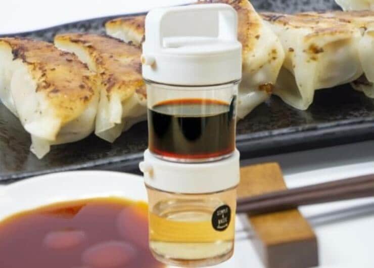 【セリア】連結できる！ 100均“醤油ボトル”の使い勝手は？｜『LDK』が紹介