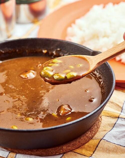 余ったお酒&枝豆をブチ込む“レトルト激変”ワイルドカレー!