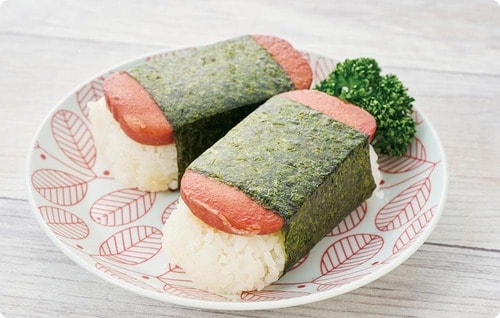 食べ応え満点のおにぎりにできる！ 業務スーパーの食品おすすめ イメージ