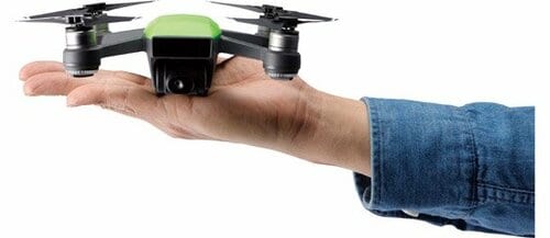 手のひらサイズながら本格派ご主人の顔も認識する賢いSpark イメージ