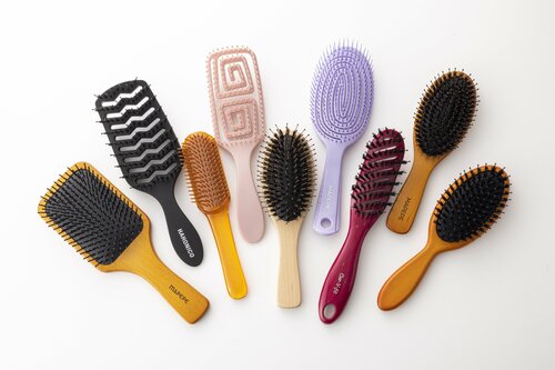 ヘアブラシの選び方1：材質で選ぶ ヘアブラシおすすめ イメージ