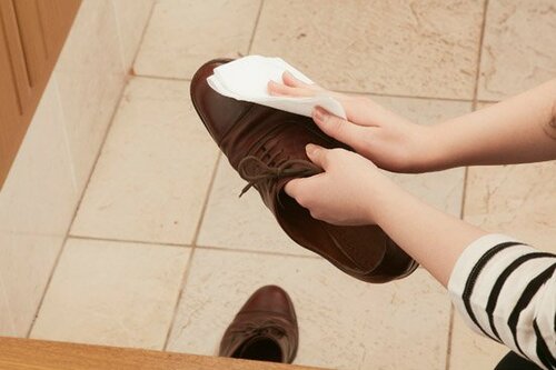 革靴のお手入れはサッと拭くだけでいいんです