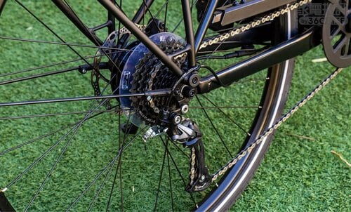 片道10km程度に最適な走りと装備、通勤向けの作り込みにプロも感動！ 家電批評ベストバイオブザイヤーおすすめ イメージ