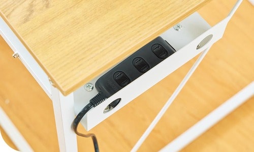 ココが買い：電源タップ用の収納場所付き！ LOWYAの家具おすすめ イメージ
