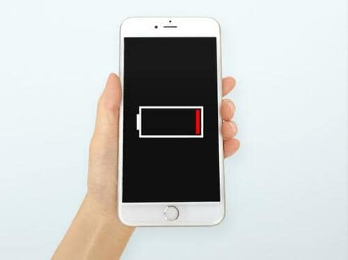 車内でのスマホ充電は シガーソケットからが定番でした イメージ