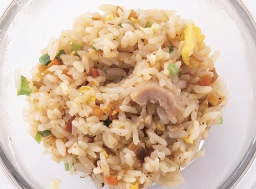 減塩レトルト食品おすすめ 味の素 五目炒飯 イメージ2