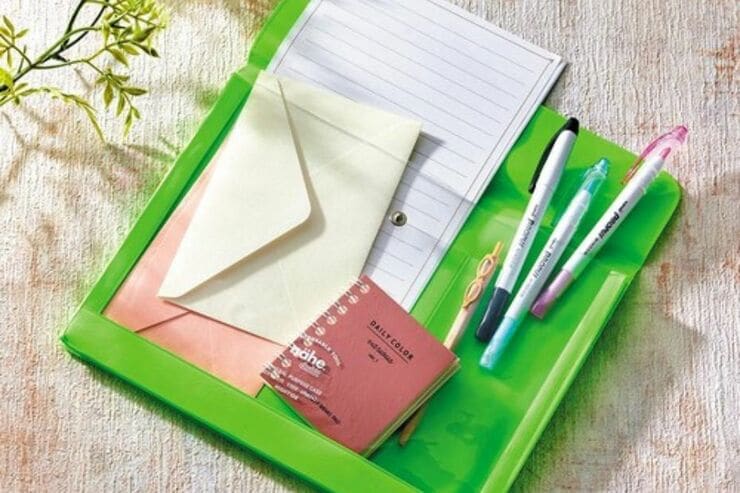 日本の伝統色のふせんと蛍光カラーのマチ付き収納ケースをLDKとプロが紹介