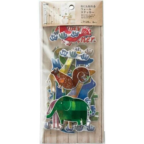 「布にも貼れるウォールステッカー」