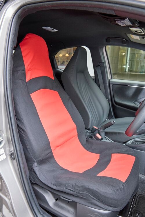 遠くからはスポーティに見える 車用シートカバーおすすめ イメージ