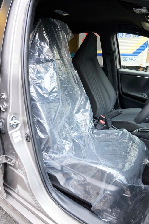 使い勝手はいいが安っぽい 車用シートカバーおすすめ イメージ