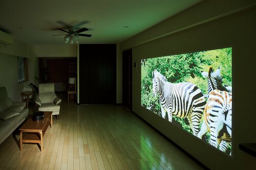 選び方2：投影距離 p.p1 {margin: 0.0px 0.0px 0.0px 0.0px; font: 14.7px Arial; -webkit-text-stroke: #000000} span.s1 {font-kerning: none} プロジェクターのおすすめランキング。用途別に人気商品を徹底比較おすすめ イメージ