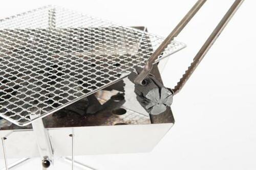 おすすめポイント① 炭を追加しやすい絶妙デザイン イメージ