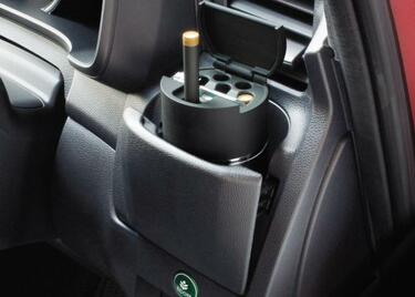 U00円 電子タバコの置き場所 充電を快適にする最新カーグッズ 360life サンロクマル