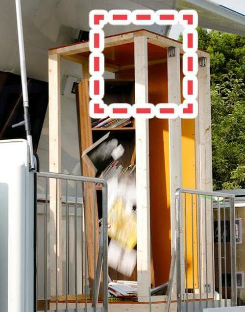 設置するだけで震度7でも本棚は倒れなかった イメージ