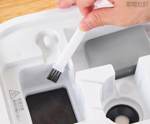 【トレイ】パーツと凹凸が多いのでブラシ洗浄は必須(毎回) 加湿器おすすめ イメージ2