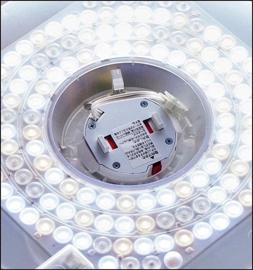 レンズつきのLEDで明るさのムラが少ない！ イメージ