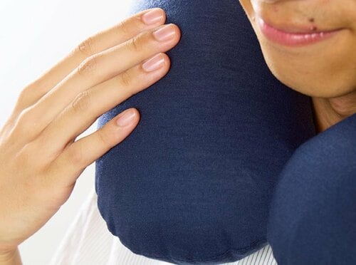 やわらかい生地で肌触りがいい ネックピローおすすめ イメージ