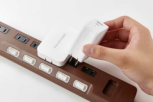 【②小型&高出力タイプ】持ち歩きと出力を両立したいならRAVPowerの薄型45W イメージ4