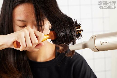 Shark Flex Style ヘアドライヤー 体験レポ】たった数分でツヤ髪に⁉ 「シャーク」最新ドライヤーの