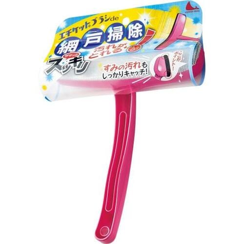 サッとこするだけでキレイ！「エチケットブラシde網戸掃除」 イメージ
