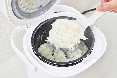 炊飯時間:36分食感 :2/5点 エレコム「LiFERE 小型IH炊飯器」おすすめ イメージ