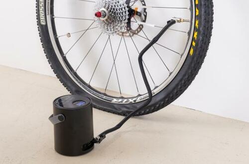 多様な電源でいつでも空気自動注入ができる「Tooge」 自転車の空気入れおすすめ イメージ