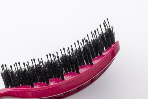 あたりはいいけど扱いに注意 ヘアブラシおすすめ イメージ