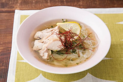 ①乾燥パクチーがどっさり！しっかり香りを感じるスープ イメージ3