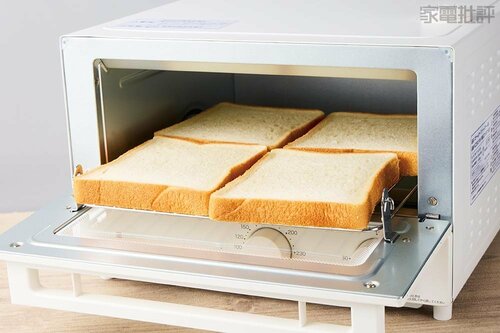 【トースト・ピザ】表・裏ともにこんがり焼き色 食パン4枚を同時にトースト ニトリのトースターおすすめ イメージ