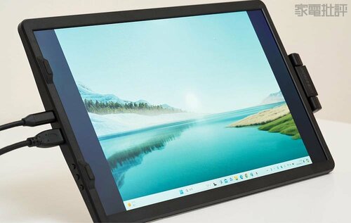 真横でも端まで見えます モバイルモニターおすすめ イメージ