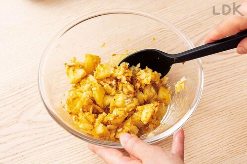 野菜との相性抜群!カレー和えポテサラ カレーペーストおすすめ イメージ