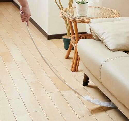 立ったまま１秒でピカピカ！ カインズ「奥まで届くすき間ワイパー」 イメージ2